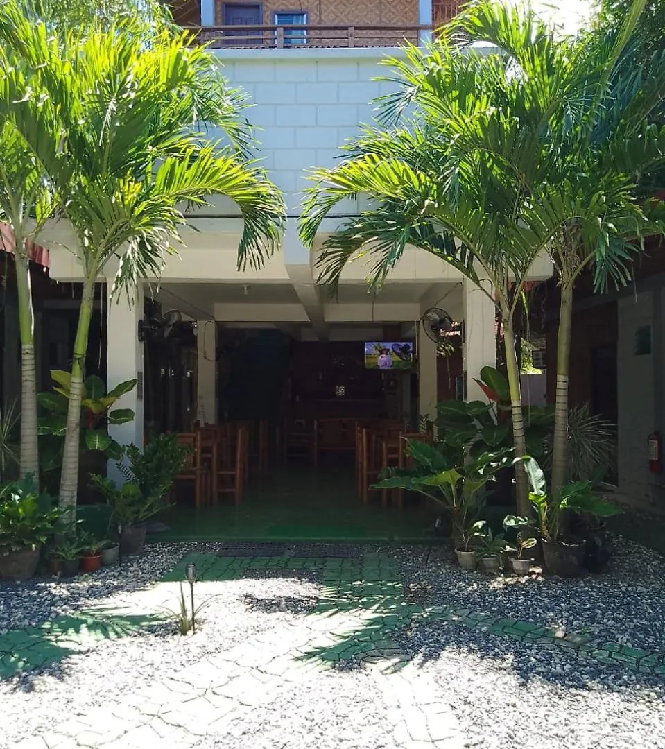 Mischa'S Hostel Dauis