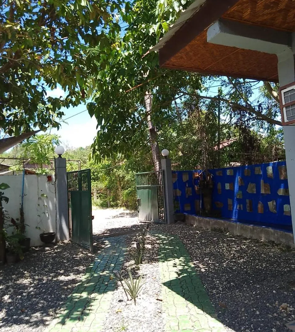 Mischa'S Hostel Dauis