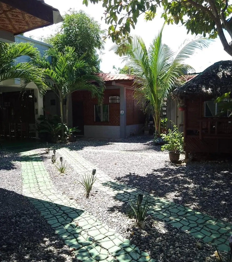 Mischa'S Hostel Dauis