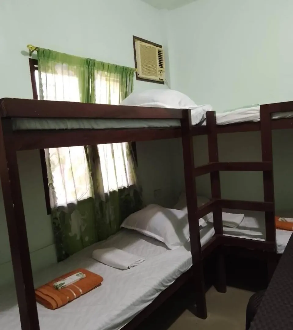 Mischa'S Hostel Dauis
