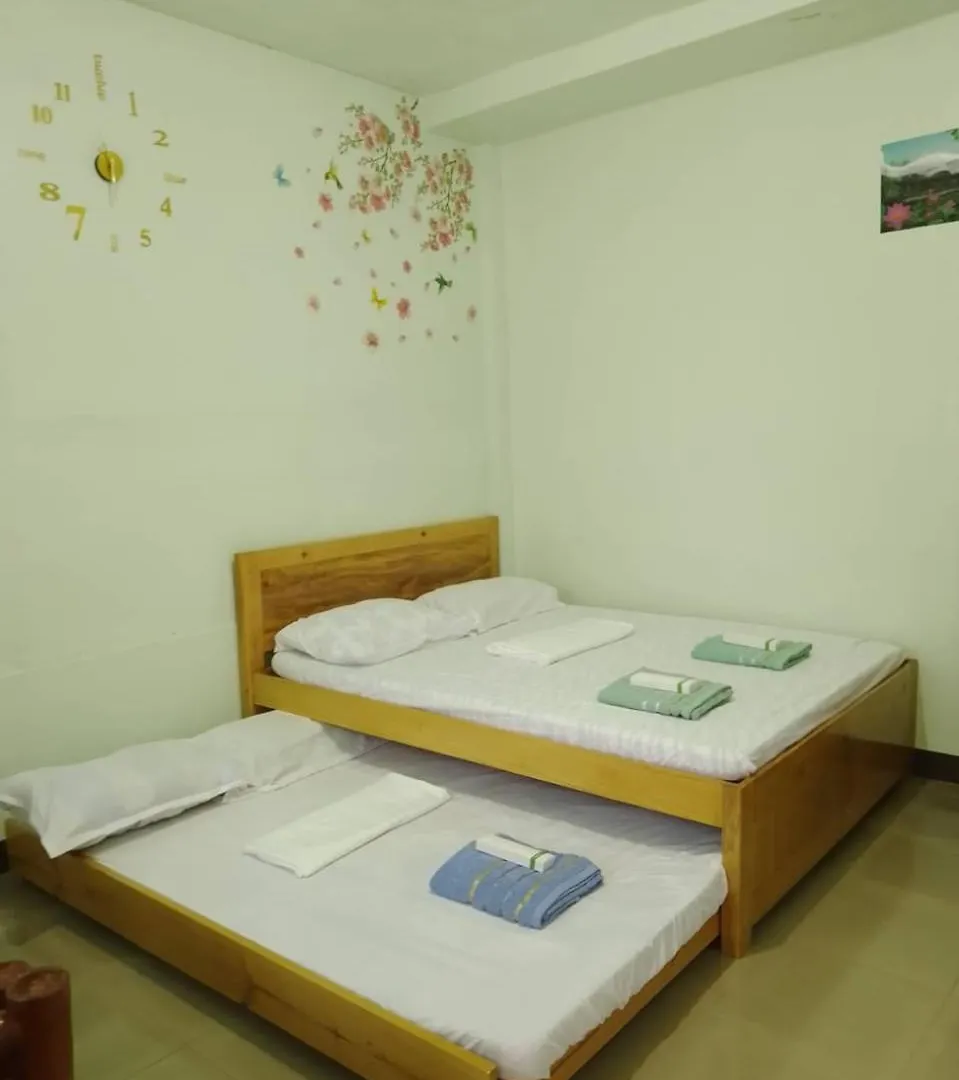 Mischa'S Hostel Dauis
