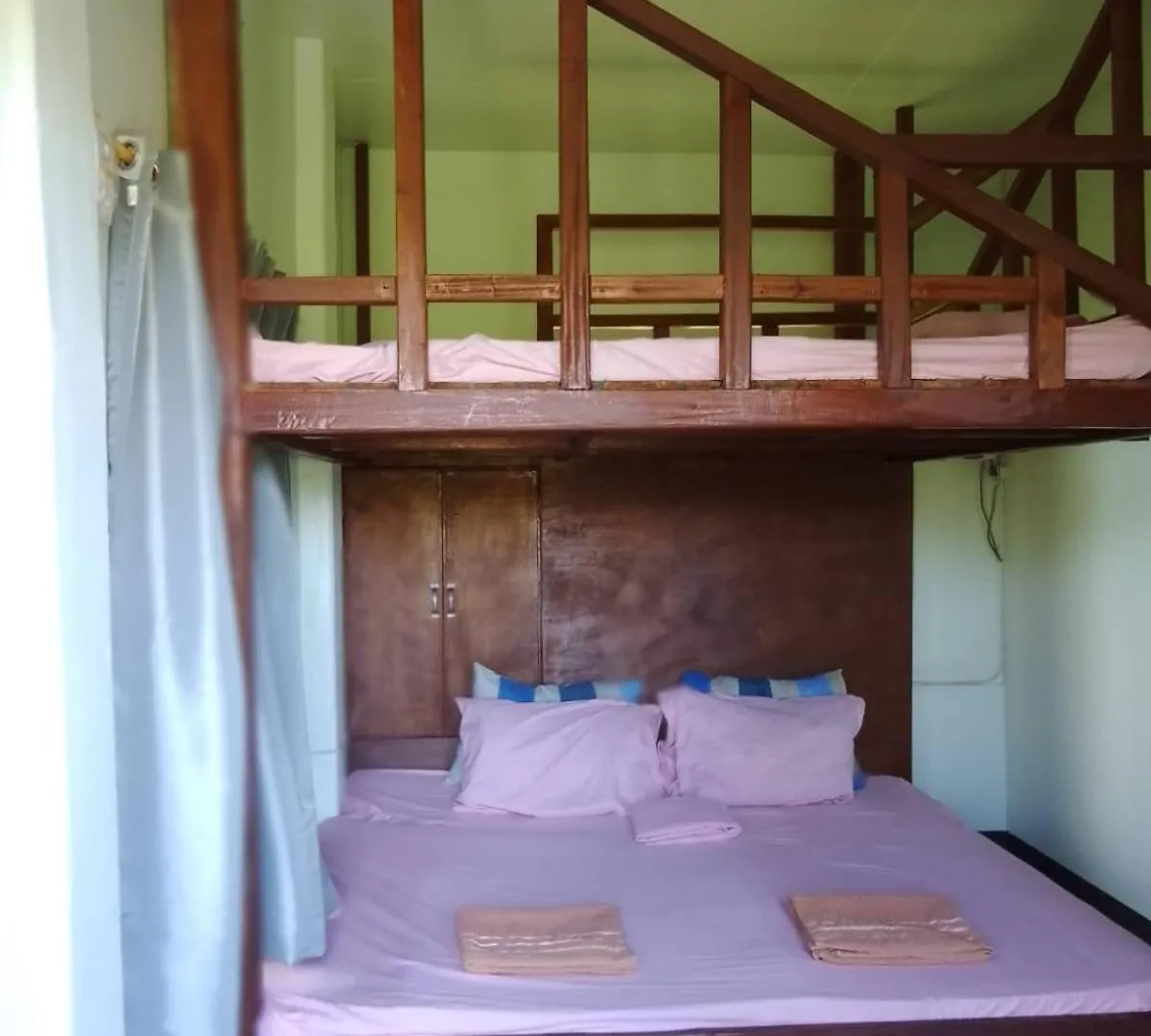 Mischa'S Hostel Dauis 0*,
