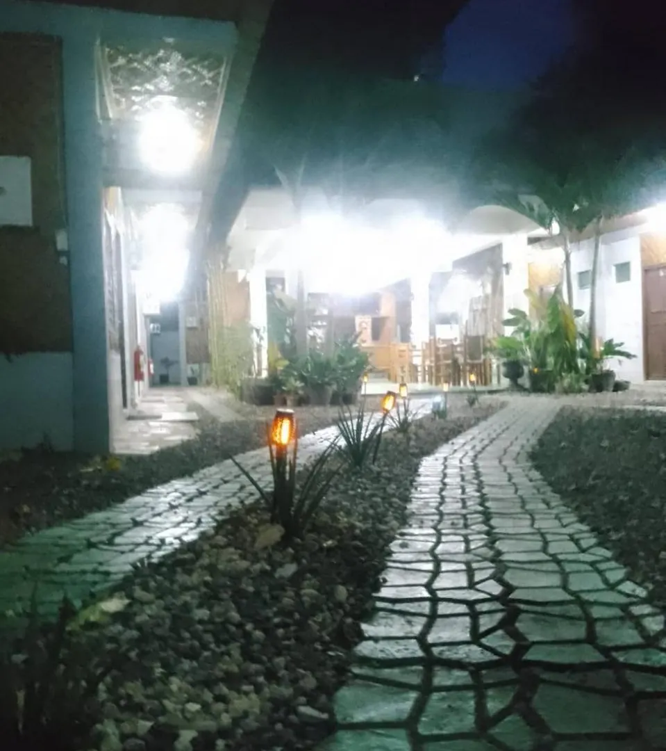 Mischa'S Hostel Dauis