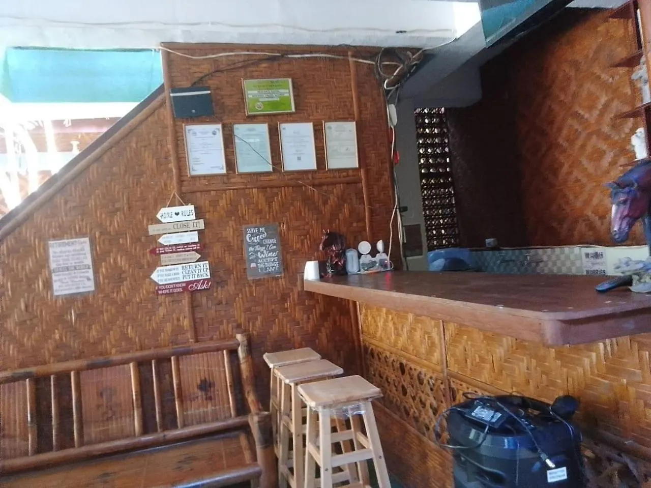 Mischa'S Hostel Dauis